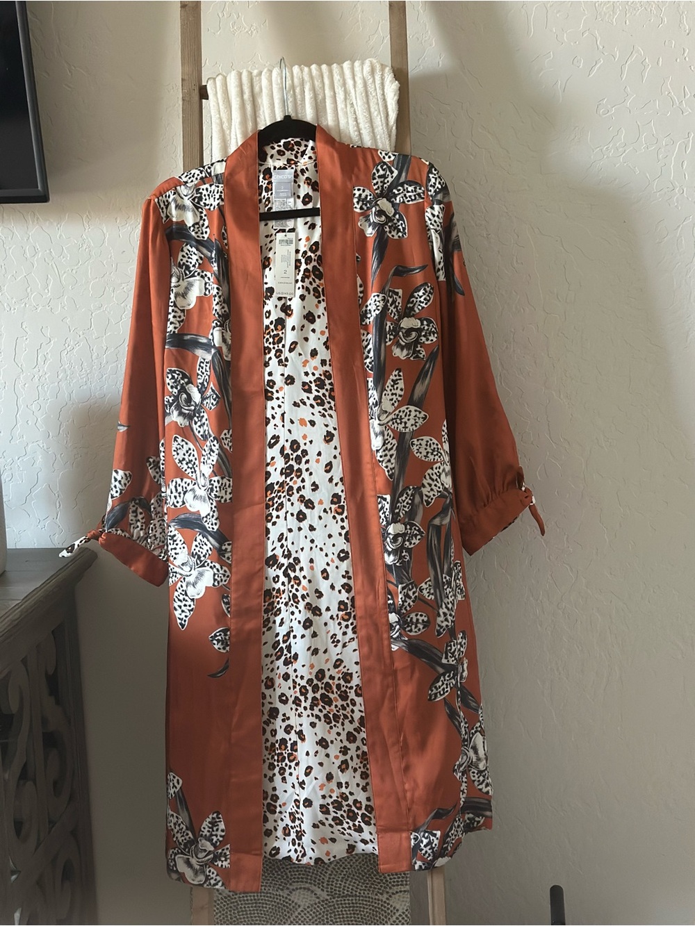 Chico's Rust Floral Satin Kimono reversible size 2 - Picture 3 of 7